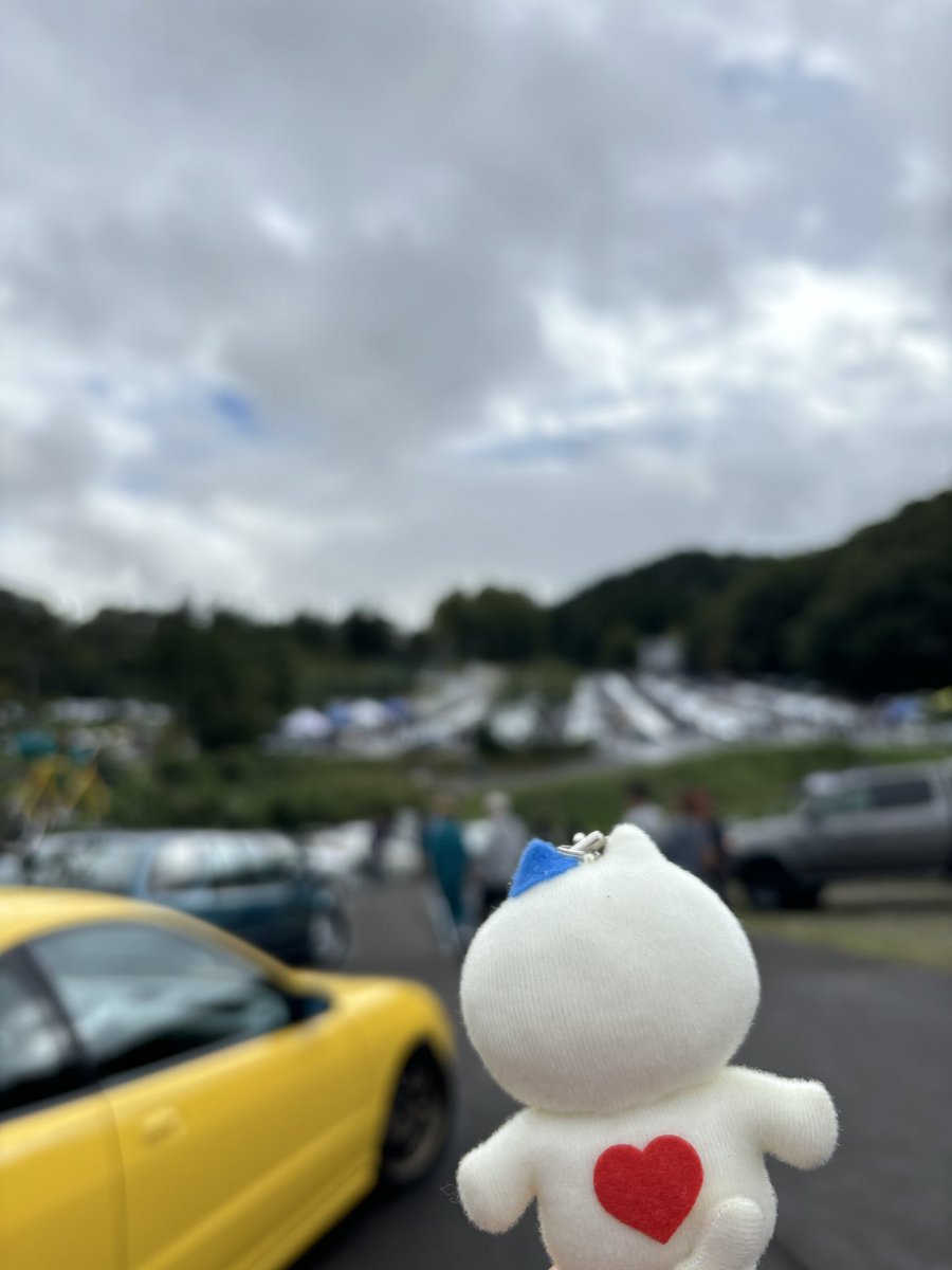 sunvendingtohok's tweet image. にゃんベンだよ〜🐾

きょうはSUGO🅿️でかいさいしている
#kday をけんがく👀✨してきたよ🐾

かっこいいクルマがたくさん🚙🇺🇸