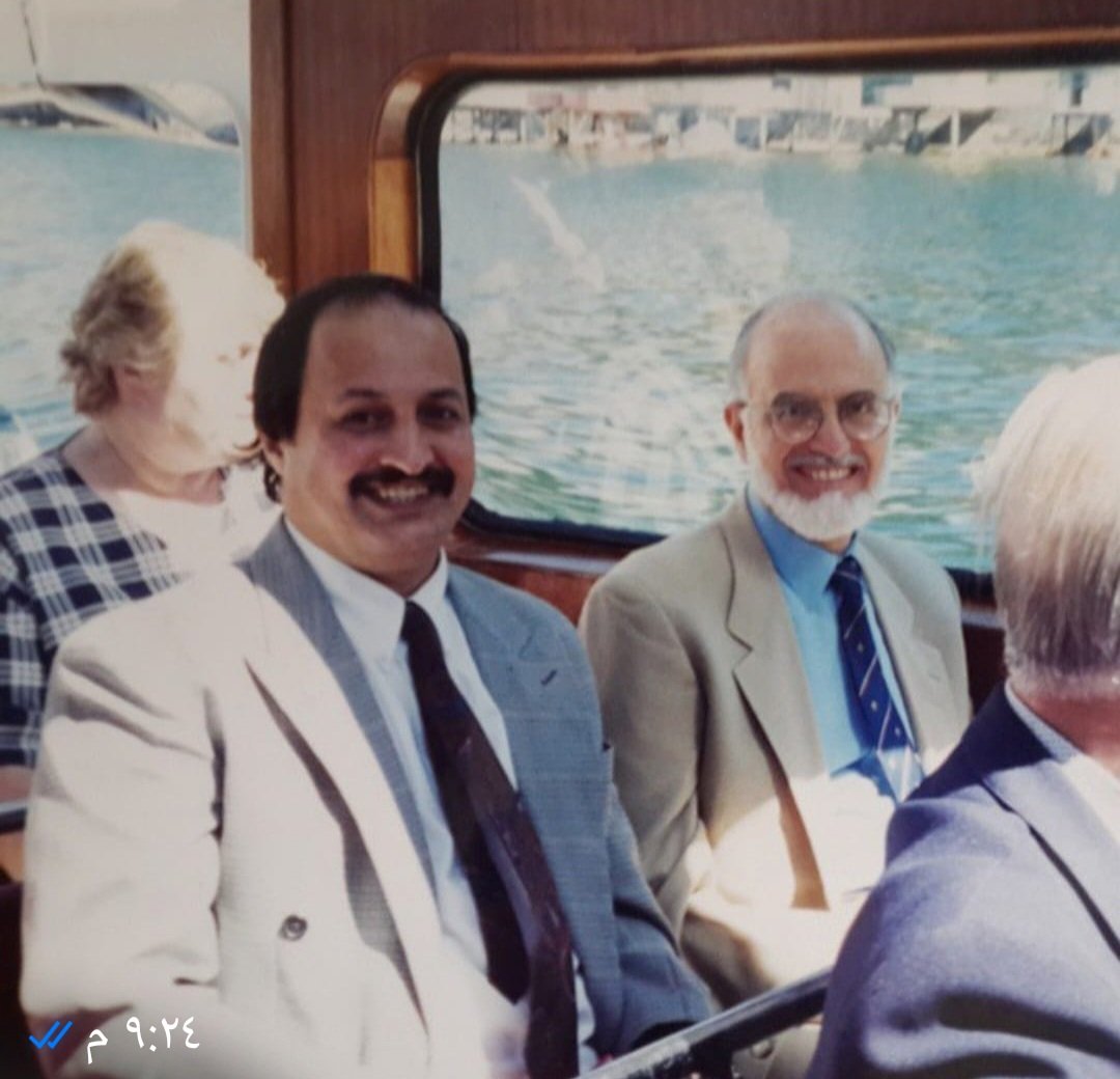 Parliament_Dome's tweet image. عاجل
وفاة معالي الدكتور الوزير/
عبدالله بن عمر نصيف
نائب رئيس مجلس الشورى
الصلاة عليه عصر اليوم الأحد
1447/4/20
بمسجد الجفالي بجدة
الدفن بمقبرة الأسد
العزاء للرجال والنساء
بمنزله بابراج الخزامى بجدة
انا لله وانا اليه راجعون