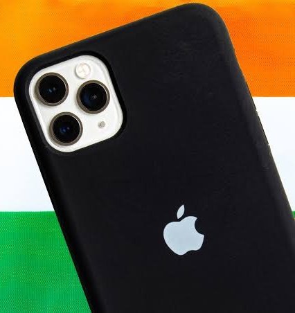 beatsinbrief's tweet image. 🚨 India’s mobile exports skyrocketed 127x in a decade - from ₹1,500 crore in 2014–15 to ₹2 lakh crore in 2024–25, making India the world’s second-largest mobile manufacturer. 🇮🇳