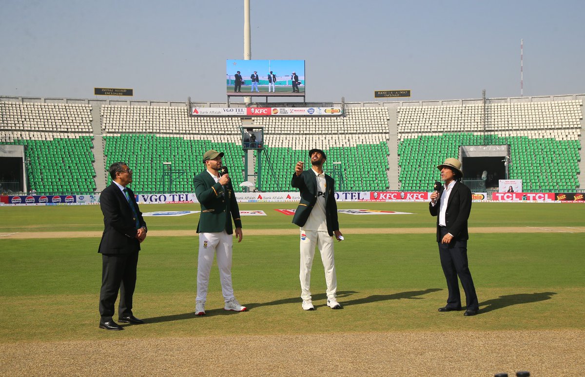 9afan's tweet image. SA tour of PAK 2025
1st Test Lahore Oct 12-16:
T_Pak opted to bat first.
🇵🇰 50/1
Abdullah 2 out
Imam UH *
Shan *
Rabada 1
_
Here are playing XI's
Head to Head Stats
_
_
#WTC27
#PAKVSA #SAVPAK