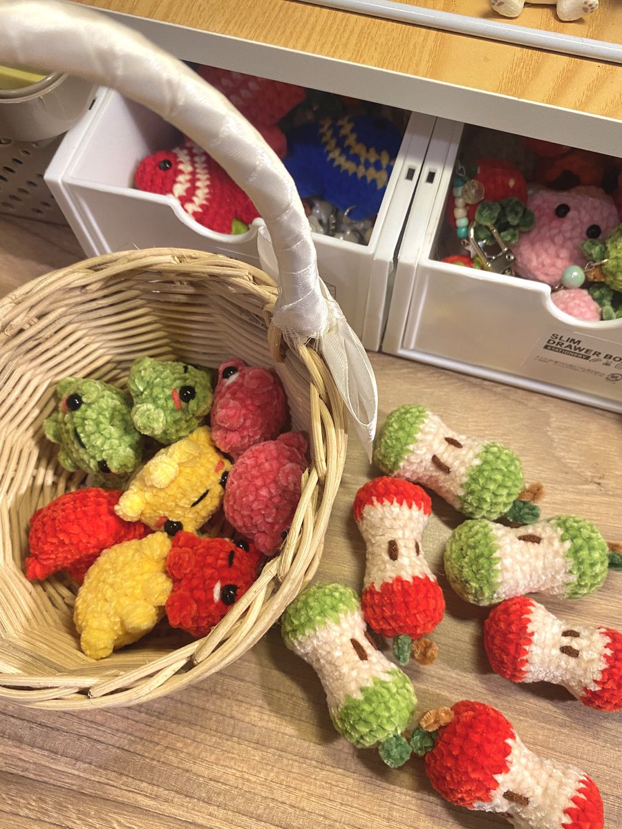 crochebits's tweet image. .. 🍎🍏