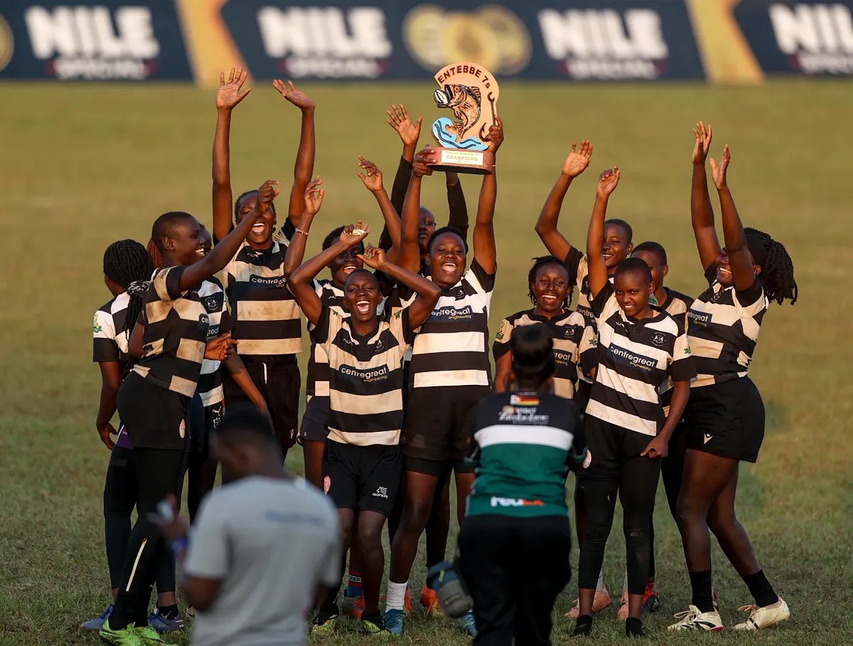HipposFans's tweet image. 🇺🇬 Nile Rapids’ Gloria Matasio (Holding #PlasconEntebbe7s trophy in Frame 1) is currently playing for 🇰🇪 Kenya Cubs at the #Safari7s

#UgandaRugby #RugbyKE