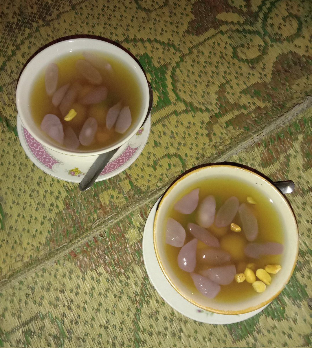 againtheworld's tweet photo. @SoloMenfess Dimsum ummayumcha, wedang ronde, rawon penumping 🤤😍 https://t.co/GlMMy6pmpb