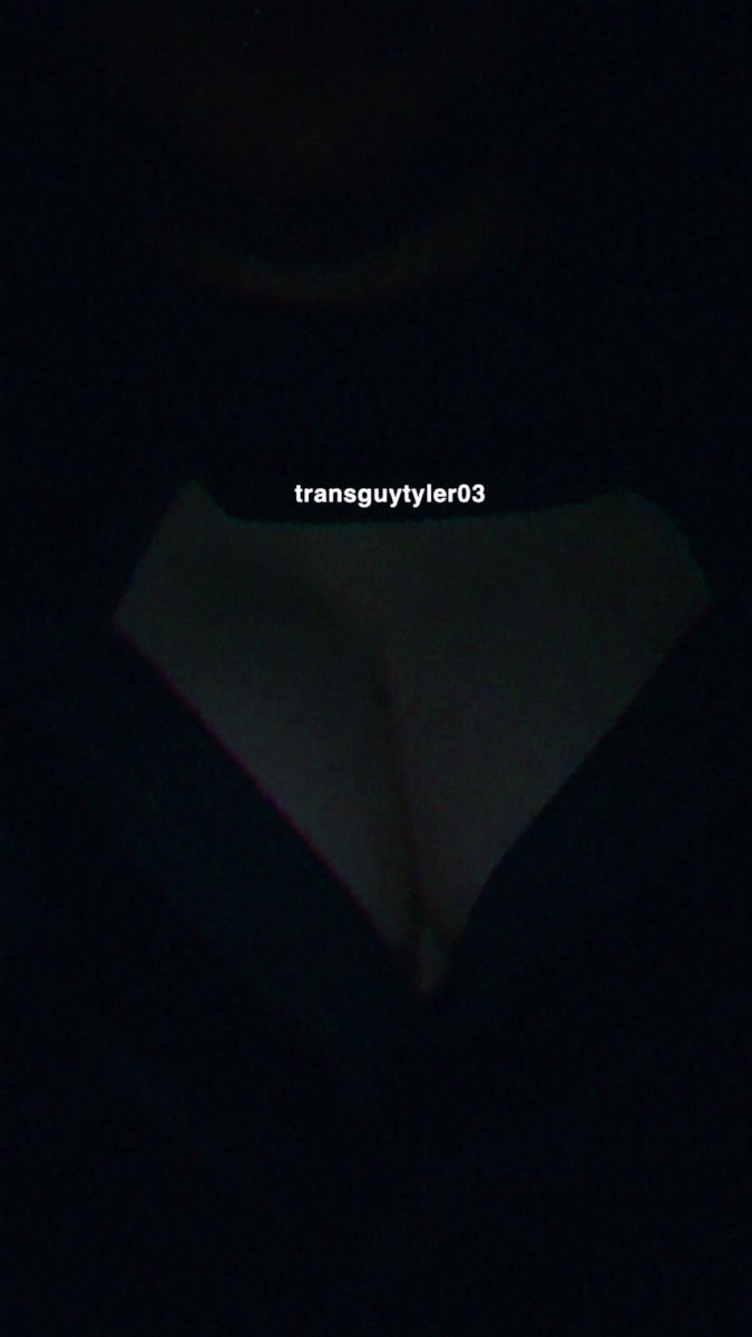 T boy tits for funsies 🖤

#nsfwtwt #ftm #femboy #gay #twink #sub #tboy