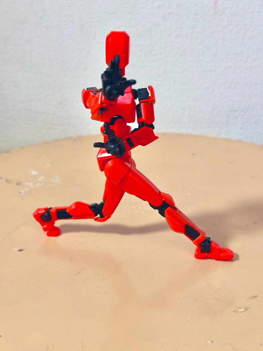 100均には、まぁまぁいい感じに推転掌の構えを再現できるアクションフィギュアが売ってる場合があります