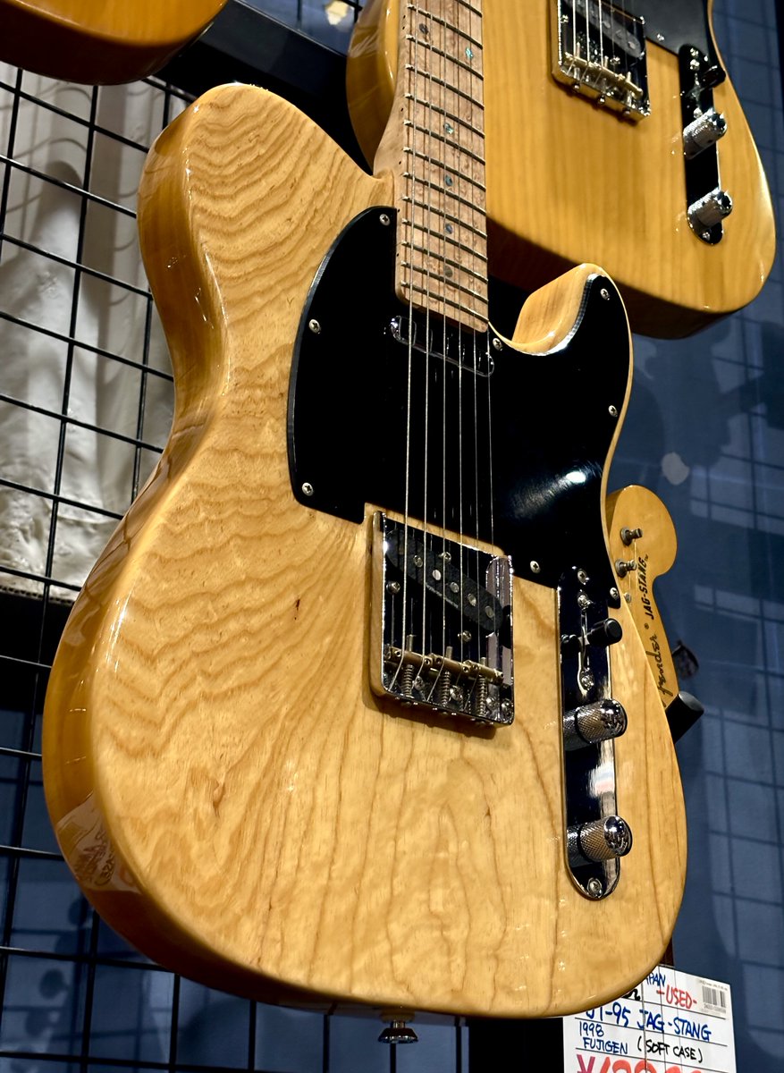 musicshowa_info's tweet image. 【中古】Fender Korea Limited Telecasterが入荷しました！
フェンダーの珍しい韓国製のテレキャスターです！
軽量なライトアッシュボディ。
ネックのメイプルはバーズアイの杢が入っております。
作りがとてもよく、演奏性も抜群です！
ぜひ店頭でお試しください！
#Fender #テレキャスター