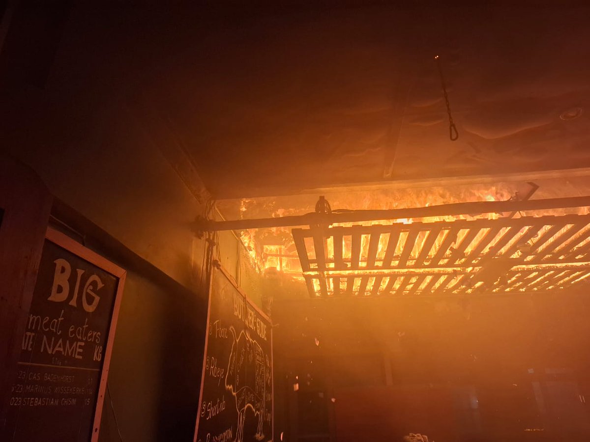 _ArriveAlive's tweet image. Structural fire in the Mossel Bay port area

tinyurl.com/28anusso

#ArriveAlive #Fire @BurnshieldZA
