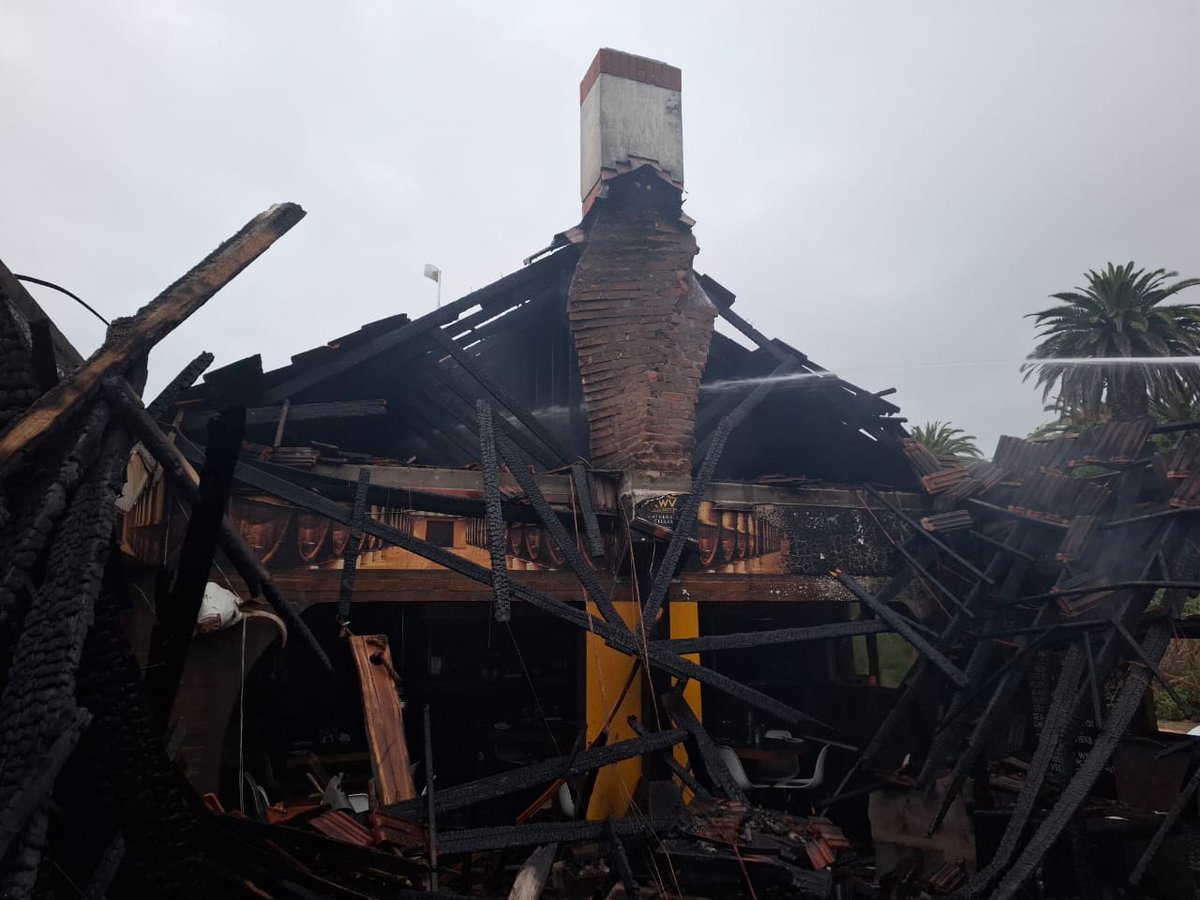 _ArriveAlive's tweet image. Structural fire in the Mossel Bay port area

tinyurl.com/28anusso

#ArriveAlive #Fire @BurnshieldZA