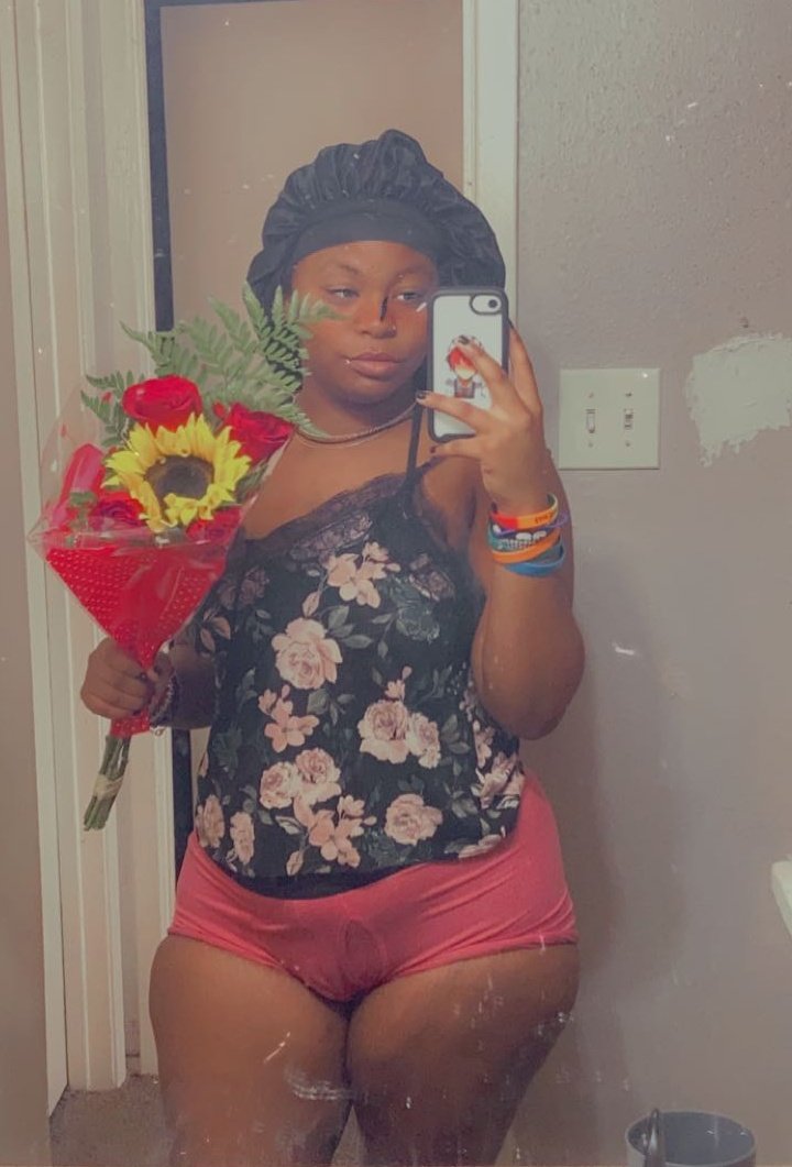 NumB_Bun's tweet photo. Oh you cant??... That's okay someone else will.

#ebonygoddess #cashcow #flowers https://t.co/yZNTLSmmSP