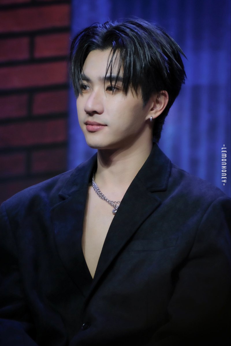 _lemonhoney's tweet image. ค่ตจะเท่ห์ 🖤🖤

PERTHSANTA P10L VN FANMEET   
#Perfect10LinersFMinVietnam
✦ @perthppe ⸝⸝ #PerthTanapon ⋆ ࣪. 
 𐔌 #PerthSanta #PerthSanta ౨ৎˊ˗