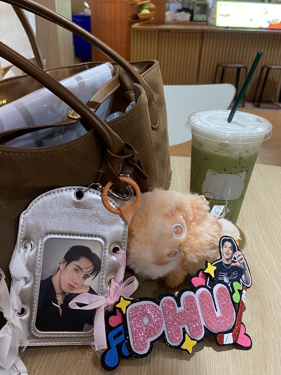 NamfonNamfonjtw's tweet photo. เหนื่อยร้อน เพื่อลูกๆอดทนๆ คำบ่นคนค่อนข้างแก🥺🩵 ใจดีมาเลี้ยงฉันทีอยู่คนเดียวเหงาๆ🥺
#DutchMilxBUS
#DutchmillPowerBUs https://t.co/U8NgcVkUwZ