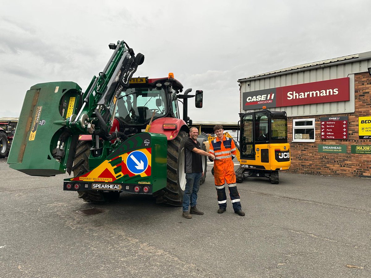 Sharmansagri's tweet image. 🚨 SOLD - a new @SpearheadWorld Twiga Pro T70 fitted to a @CaseIH_UK_IRE Puma 140 by our Service Technician Lewis 🦾 Thank you to Fen Farm Partnership and Jason for your purchase &amp;amp; enjoy your new hedge cutter!🤝 Sold by Howard Lyon

#SharmansSupplied #Spearhead #HedgeCutting