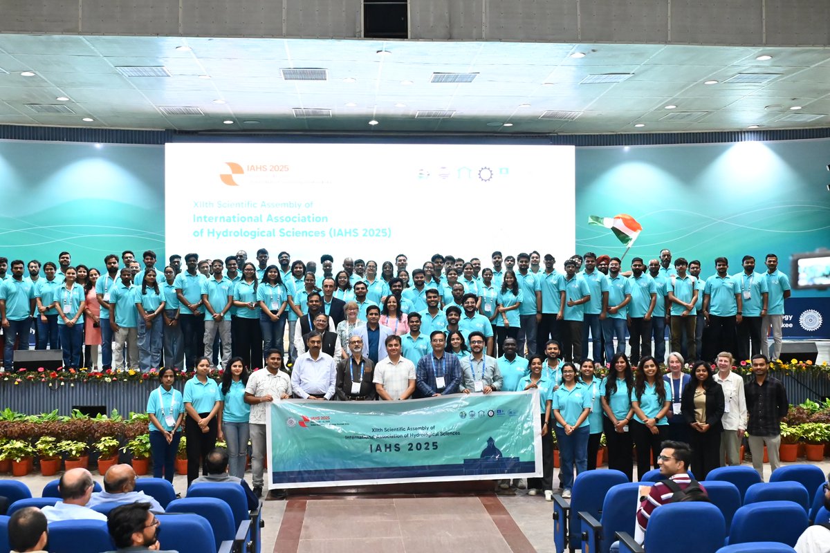 Hydrology_IITR's tweet image. ✨And that’s a wrap on #IAHS2025!✨
Heartfelt thanks to all delegates, speakers, editors, and organizing team members for making this global hydrology meet a grand success!
@iitroorkee @CSIR_CBRI @NIH_Hydrology #IRIRoorkee
#Hydrology #WaterScience