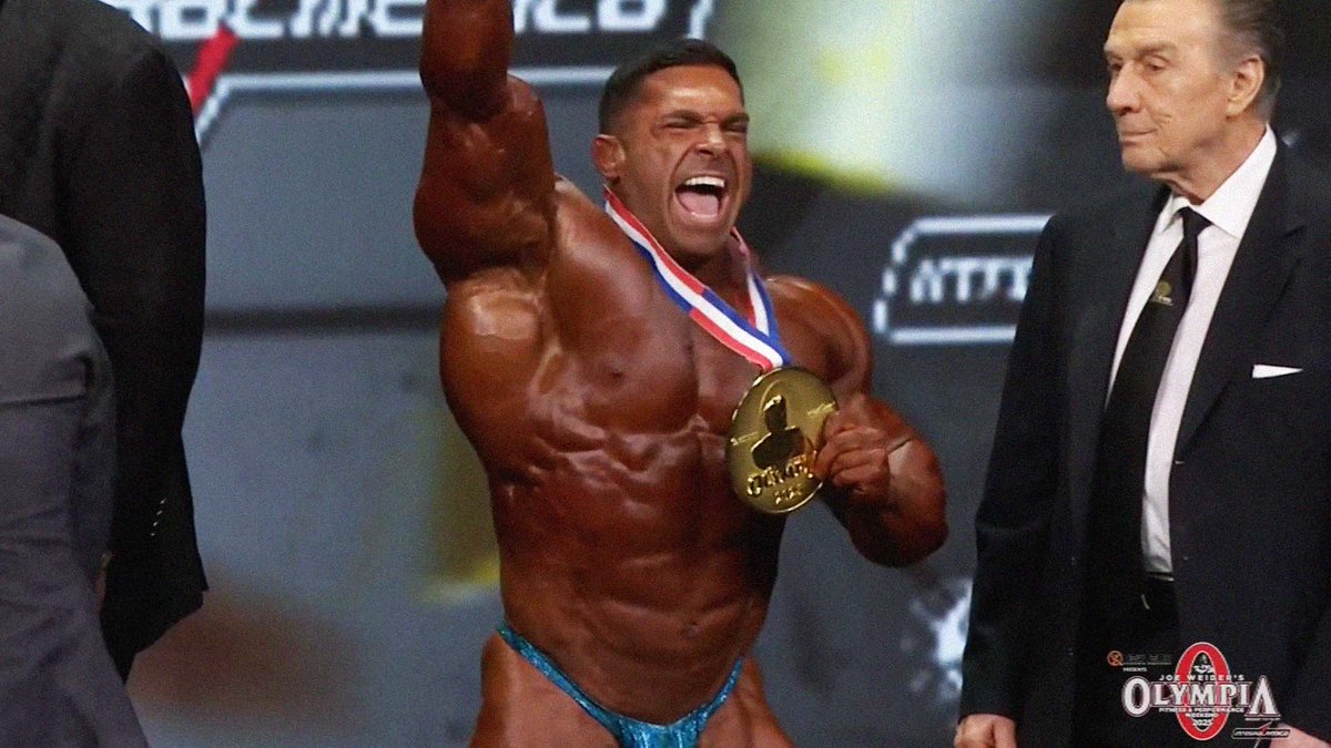 GenerationIron's tweet photo. Derek Lunsford has done it again! He is crowned Mr. Olympia for the second time in his career!

https://t.co/SHGcJhaEka https://t.co/G0Z91vy2ZG