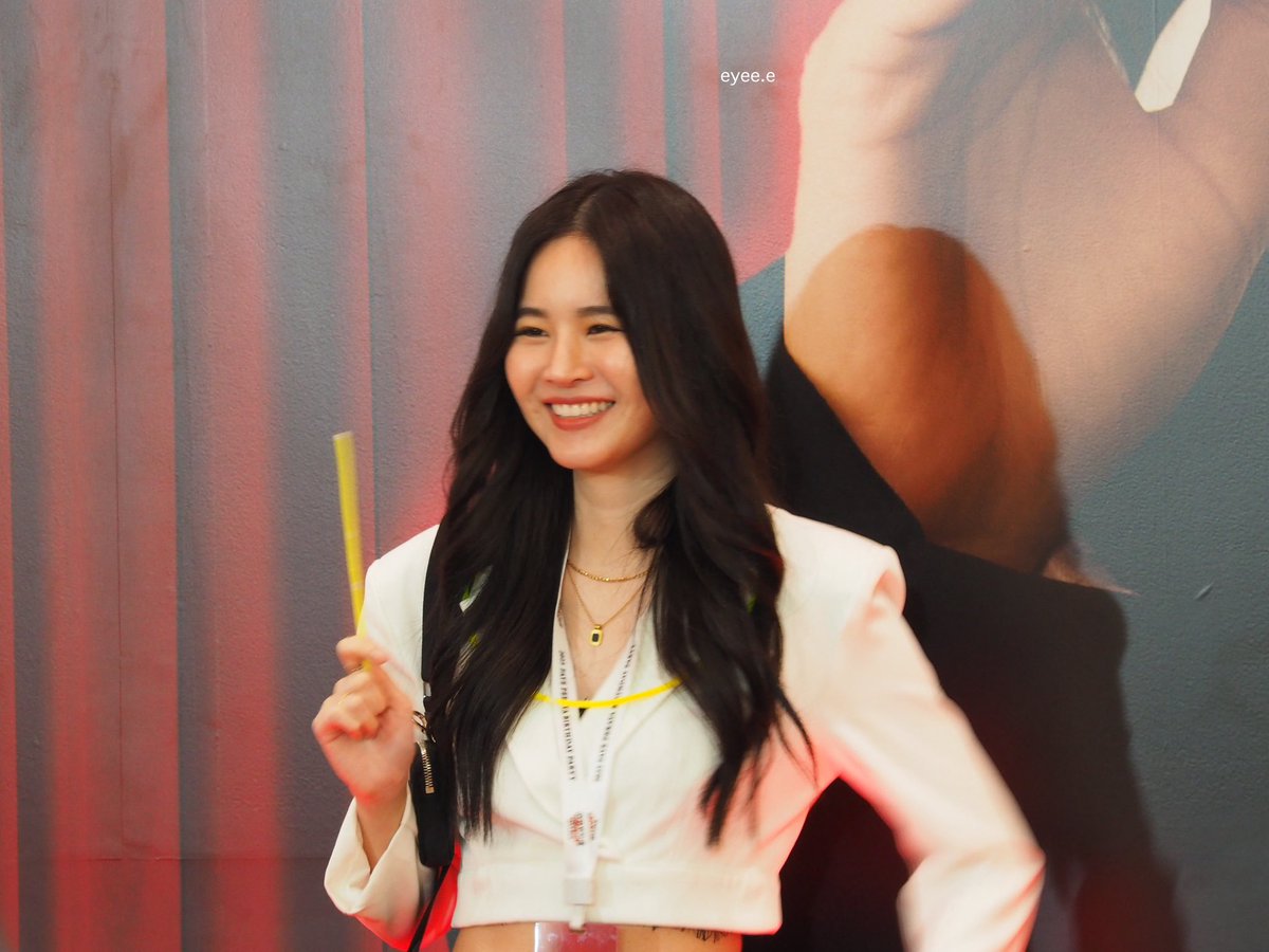 eyeAomyimm's tweet image. สาวกพี่เชียร์กับน้องแอปงับ เอารูปมาฝากค่า

HAPPY BIRTHDAY PERAYA

#FayeGentleBadGirlParty
#CharityWithFaye 
#FayePeraya 
#ฝ้ายพีรญา
