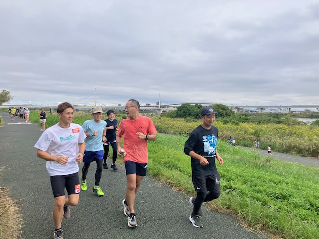 higashisuna_sc's tweet image. 🏃東砂SCランニングクラブ2025 
📢第4回 活動報告

今日はアスリート俳優・森渉（@watarucchi）さんとランニング練習🏃‍♀️🏃‍♂️
約10kmをみんなで初完走🏁✨

森さんの気配りと明るさで、走る楽しさを改めて実感できました☺️

森さん次回指導は 11/9 です📅

#東砂SCランニングクラブ #江東区 #ランニング