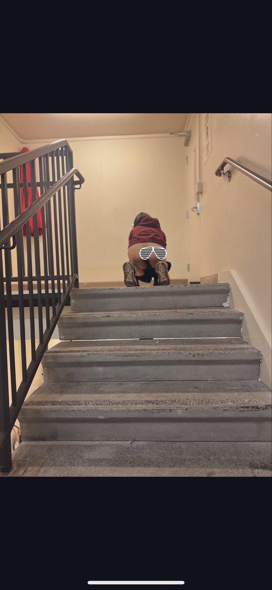 楼道里的小红帽？