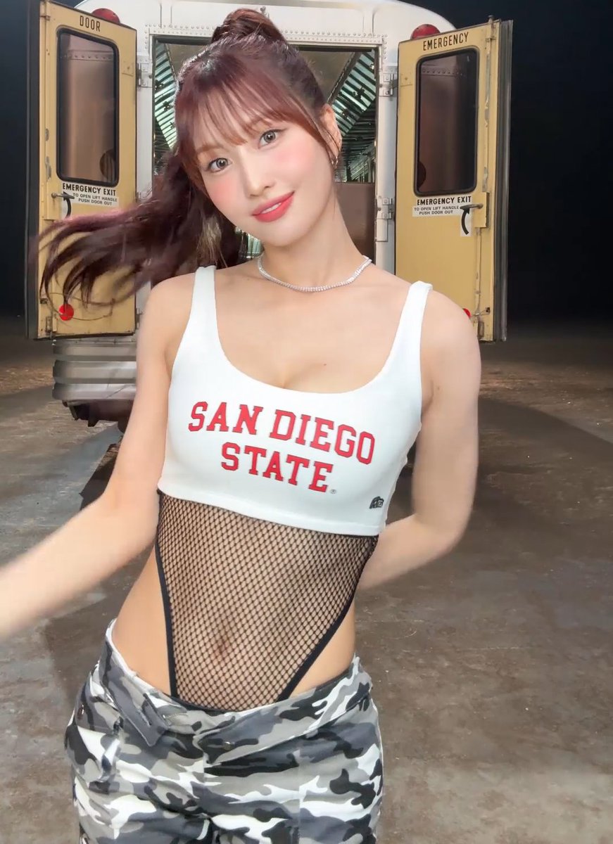 OBSESSED WITH MOMO IN THIS LOOK