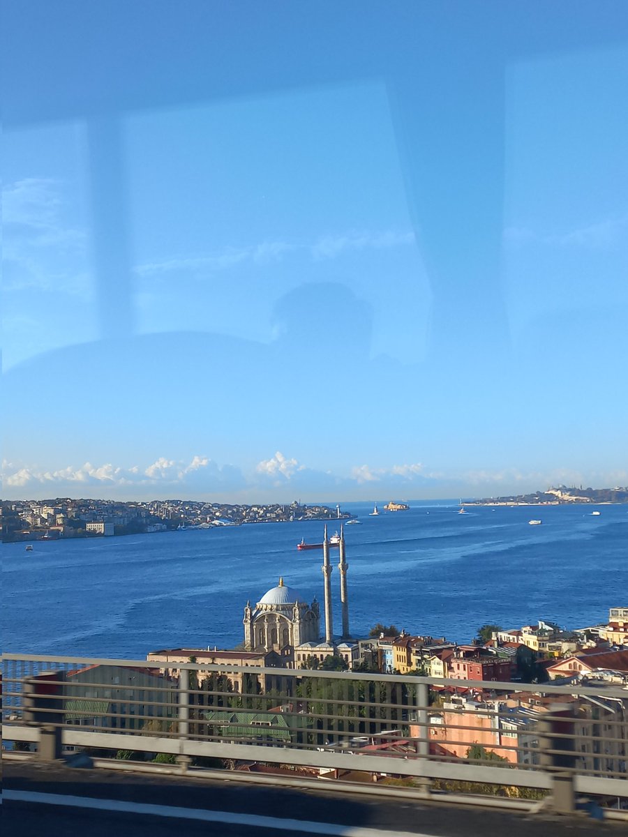 şâirin “bir taşına bütün acem mülkü fedâdır” dediği yerdeyim