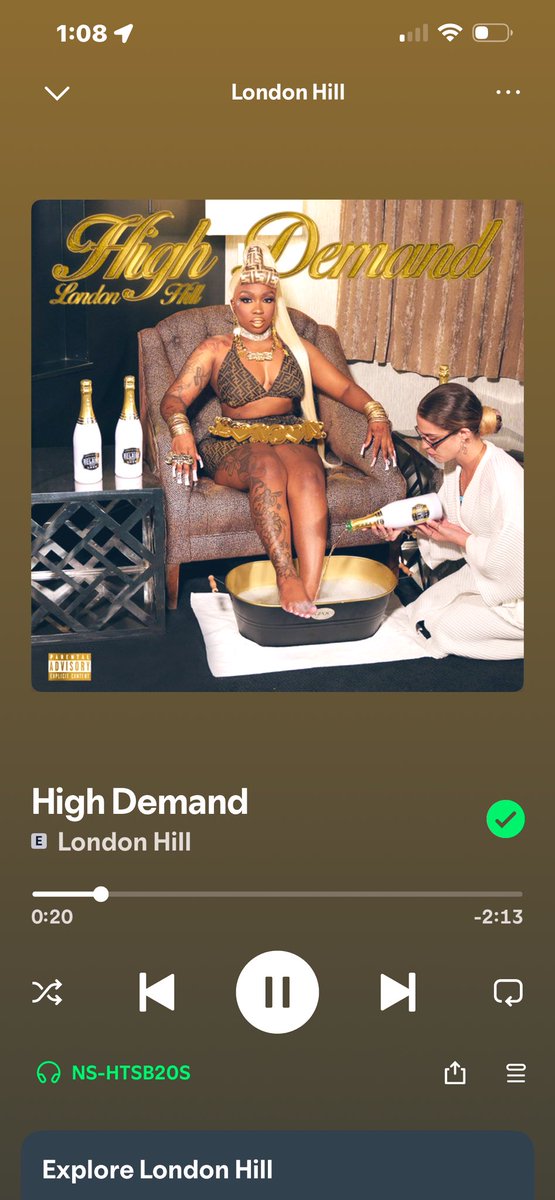 NickiBands's tweet image. Streaming #LondonHill🎀