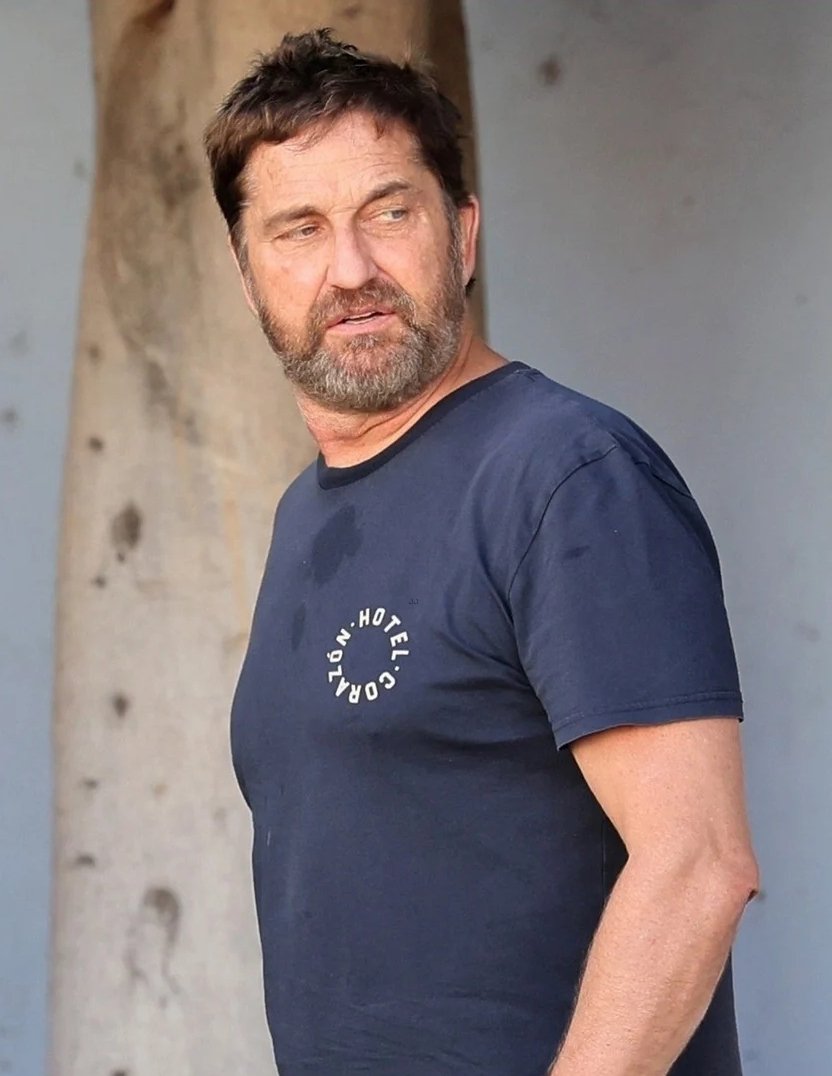 #Gerard1 Butler tweet media