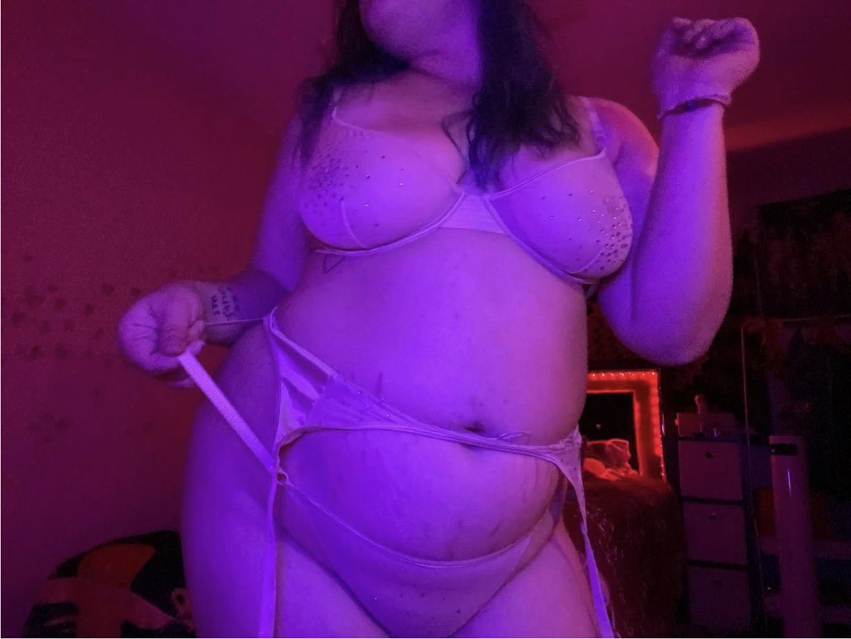 _xraee's tweet photo. #sellingcontent #contentcreator #onlyfans #sinday #nsfw #sexysaturday #bbw #plussize #plushtober #nsfwtwtًً  #fashionnovacurve https://t.co/jCYG2lBZTt