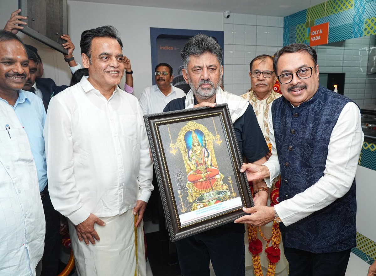 DKShivakumar's tweet image. Inaugurated Indies Café in Vyalikaval today. Wishing the team great success on this exciting journey. May your space be filled with warmth, good coffee, and even better conversations.