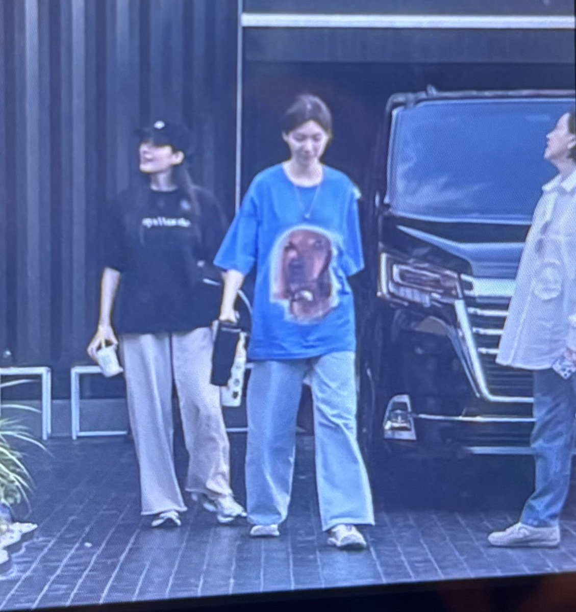 AmGreenNoted's tweet image. อี่ควาย เรื่องจริง เป็นอีกครั้งที่สาววายชงเล่น ๆ แต่มันเปนเรื่องจริง ทุกอย่างมันคือความจริง ขนมในมือนั่น มึง กุมาลา มึง ช่วยด้วย กุจิ้น ชามใหญ่มาก มึง ช่วยด้วย