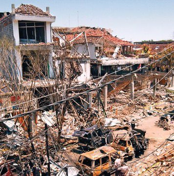 JcBrisard's tweet image. Il y a 23 ans, le 12 octobre 2002, les attentats de #Bali en #Indonésie, perpétrés par l’organisation terroriste Jemaah Islamiyah #AQ, faisaient 202 morts de 23 nationalités et 209 blessés #NeverForget
