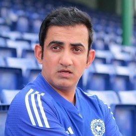 sporttify's tweet image. Ye meri team nahi, Surya Kumar Yadav ki team hai.&quot; – Gautam Gambhir 🔥
Respect where it&apos;s due 🙌
GG acknowledging SKY’s leadership and impact — this is more than just a statement, it&apos;s a passing of the torch! 💙

#GautamGambhir #SKY #SuryaKumarYadav