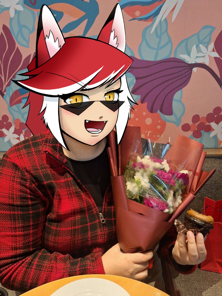 Got roses and cupcake from <a href="/KapenP/">Kapen Presso ☕Barista PH VTuber</a> for my bday 🥰 Thank you for the gifts, my sweet BF