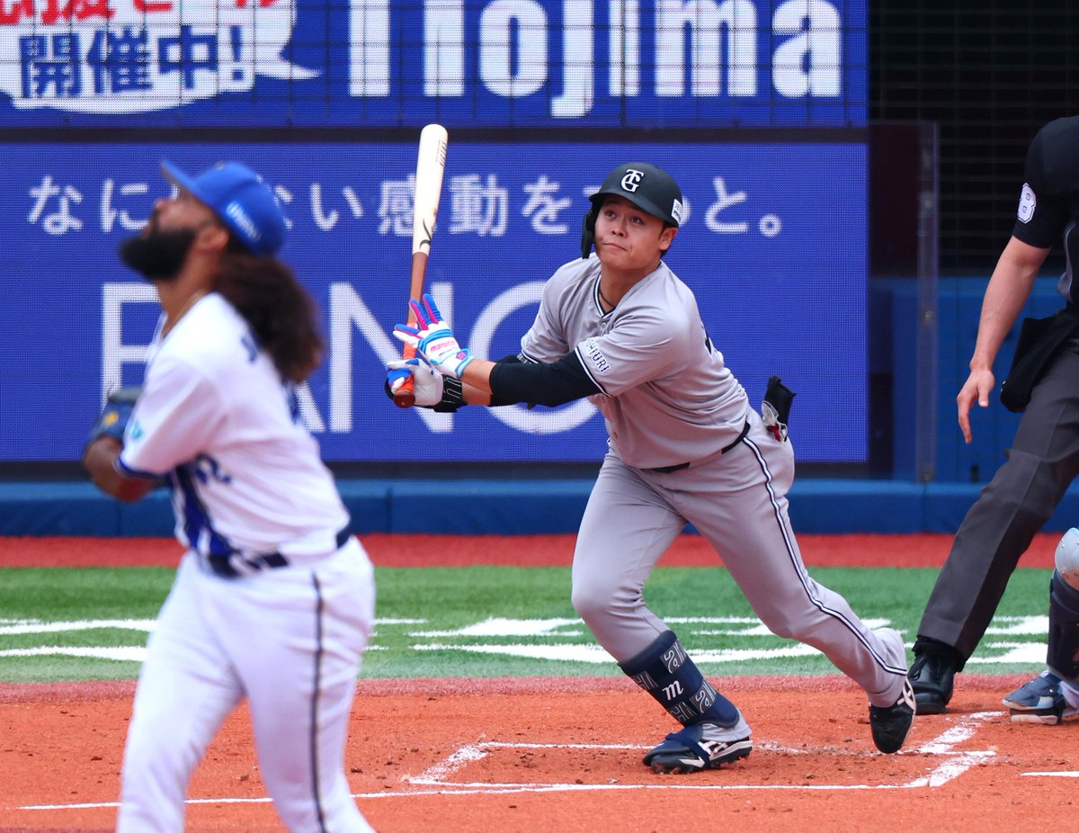 sanspo_giants's tweet image. 【🔥#熱闘撮って出し📷】

#中山礼都 選手、豪快３ラン。２年連続のCS弾（撮影・長尾みなみ、荒木孝雄、萩原悠久人） 

「初回からエンジン全開でした。2死からつないでくれたチャンスだったので走者をかえしたかった。最高の結果になってよかったです」

 #巨人 #ジャイアンツ #giants #サンスポ