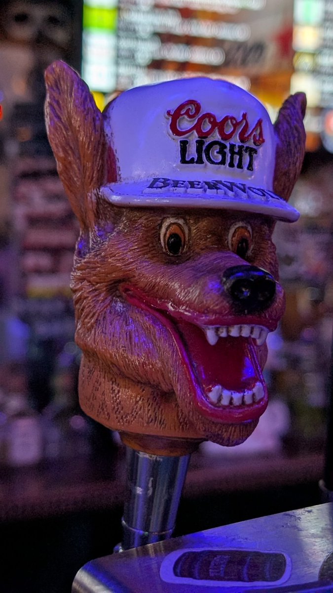 olllllo's tweet photo. @ClueHeywood breaking containment for this gorgeous portrait.  Star Bar on Larimer in Denver. Also serving Russian River and Allagash. https://t.co/gXFhhOJ9PQ