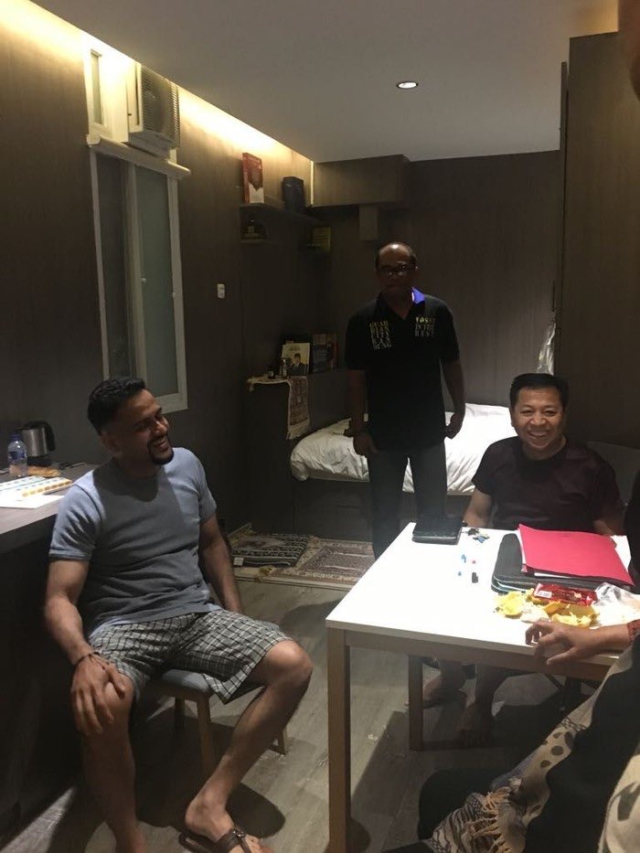QUEERAUSAHAAN's tweet photo. Boys sleepover is so fun… my jaw hurts from laughing 😭 https://t.co/cjr511ayhb