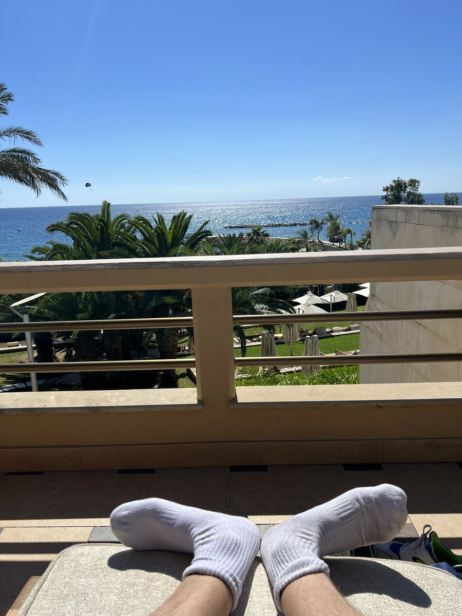 On Sundays I always take at least a 30 minute break from the screens.

It helps me recharge and get ready for the next week.

Health is wealth lads 🤝