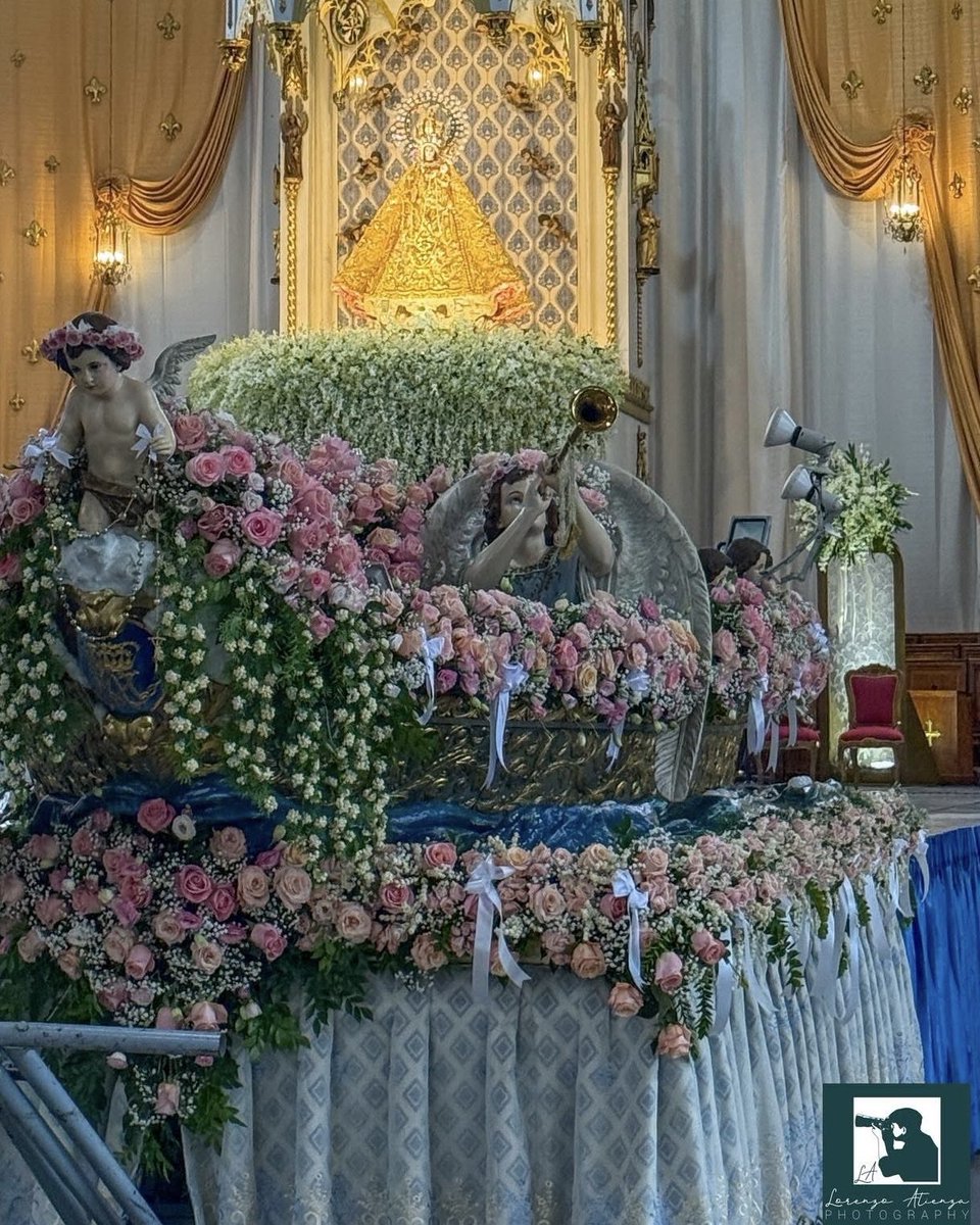 PerciCen's tweet image. White ribbons for transparency and accountability adorn the caroza of Our Lady of La Naval. 
Mahal naming Ina, kalingain ang iyong bayang nalulunod sa katiwalian at kahirapan 🙏🏽

Photo by Lorenzo Atienza Photography