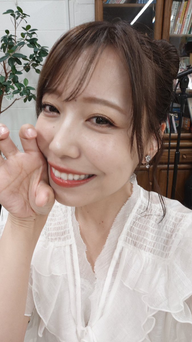 bd571113's tweet image. 2025-10-12(日曜日)
#みらいCUBE

今日もまったりとライブが終了😃

#福本愛莉 自撮り
#シンガーソングライター
#路上ライブ

#ふくも党
#あいりと共にどこまでも

#ウチまる
#YouTube配信