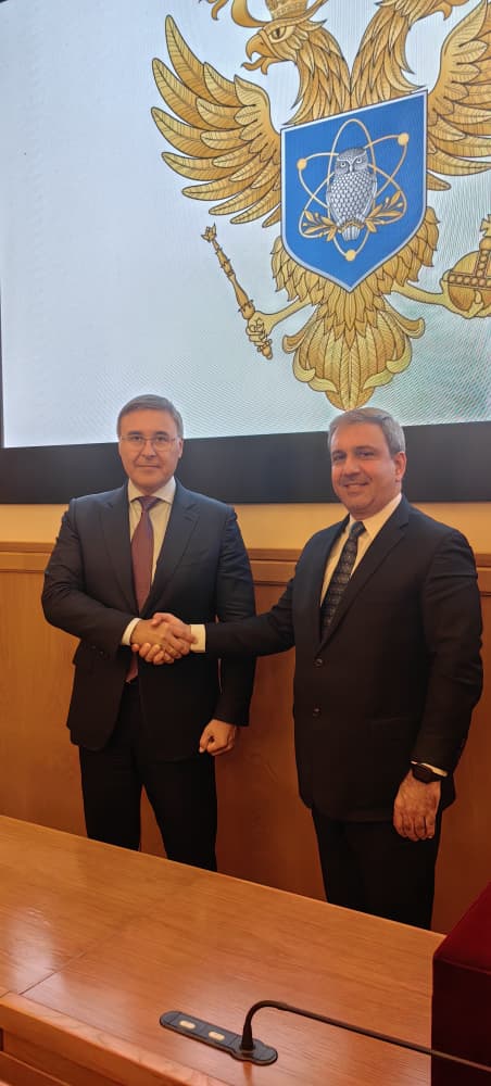WalterBG_MES's tweet photo. Sostuvimos encuentro con Valéry Falkov, Ministro de Educación Superior y Ciencia de #Rusia. Revisamos los avances de la colaboración y las posibilidades de su profundización a corto y mediano plazo. 
La #UniversidadCubana y de #Rusia estrechan lazos.
#Cuba https://t.co/Lq3LEzsYWY
