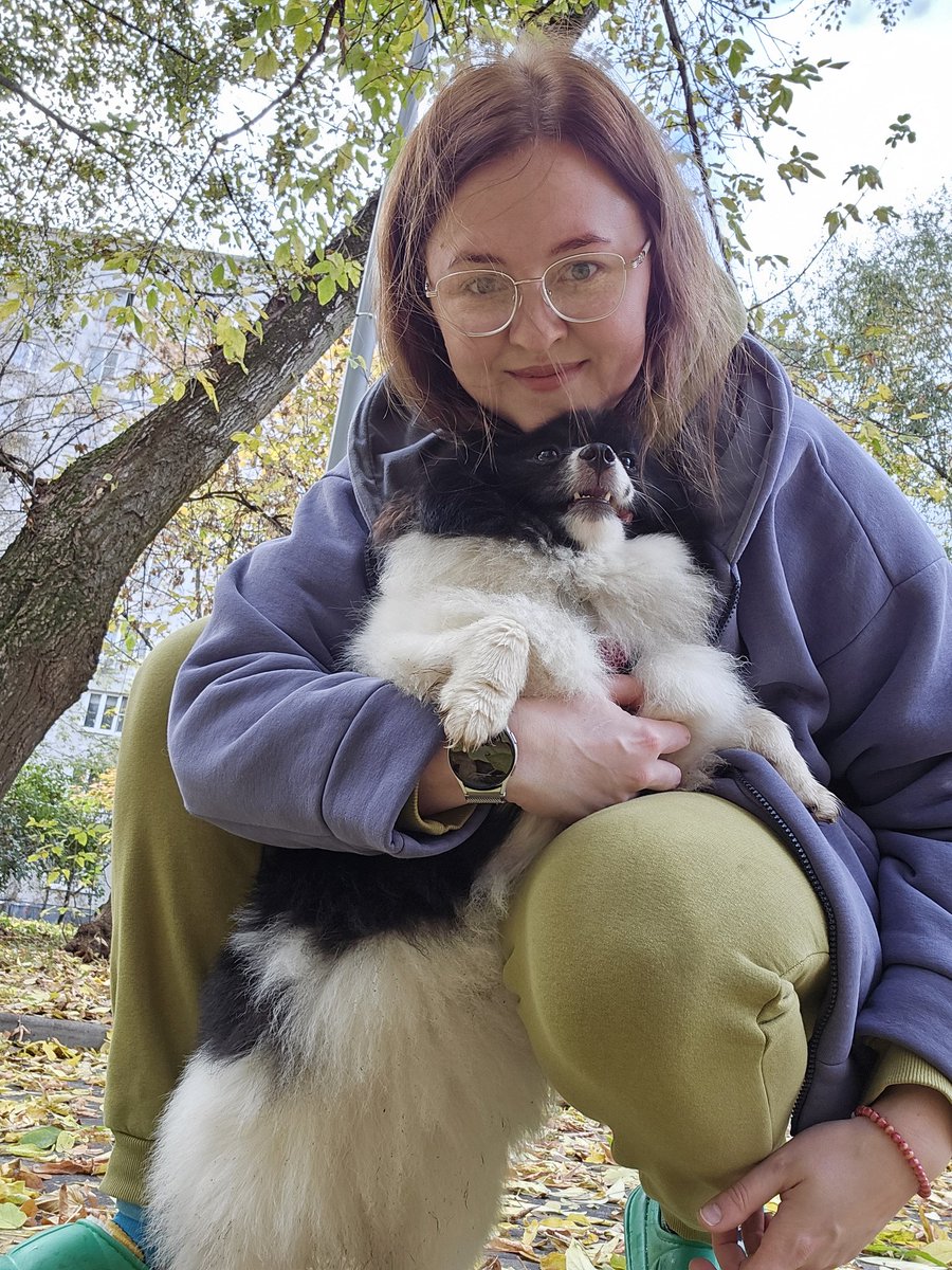 MargoApache's tweet image. Обнимания на ковре из листьев