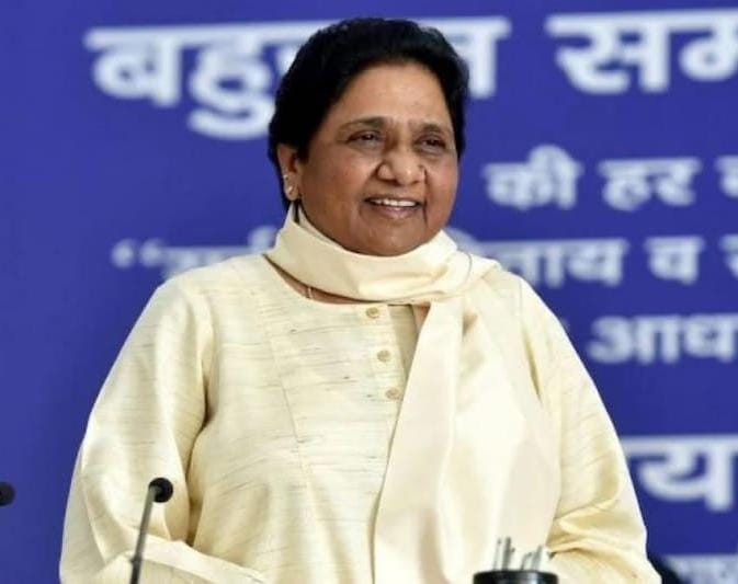 ManishPDA's tweet image. जब तक भाजपा को फायदा होता रहा, तब तक बहुजन समाज पार्टी की मुखिया शांत रहीं

लेकिन जैसे ही 2024 लोकसभा चुनाव में समाजवादी पार्टी को फायदा हुआ और BSP का वोटर सपा की ओर झुका,

वैसे ही भाजपा के कान खड़े हो गए

अब आप देख ही रहे है मायावती जी
अब मंच से समाजवादी पार्टी की आलोचना और…