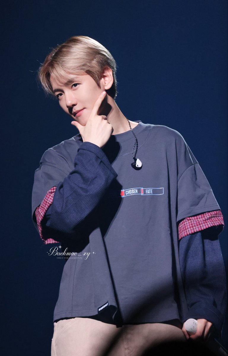 251012 REVERIE IN KOBE
🤔😎

<a href="/B_hundred_Hyun/">Baekhyun_EXO</a> <a href="/BAEKHYUN_INB100/">BAEKHYUN_official</a> 
#BAEKHYUN  #백현 #ベッキョン #伯贤 #reverie