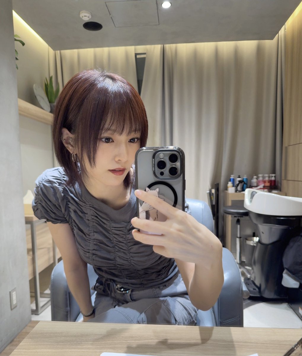 carP5101's tweet image. 今日のおすすめ曲
彩ちゃんくじリニューアル
🎃🎃🎃🎃🎃🎃🎃👻🌟🎤

TRUE BLUE

 #山本彩