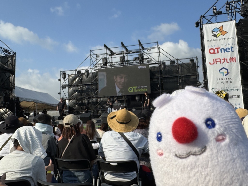 qtnet_jp's tweet image. 今日は 福岡県直方市で開催の『MAKEAMONOGATARI 2025』に参戦ちゅうですっ♪🎸🎹🥁
#MAKEAMONOGATARI #ぬい活