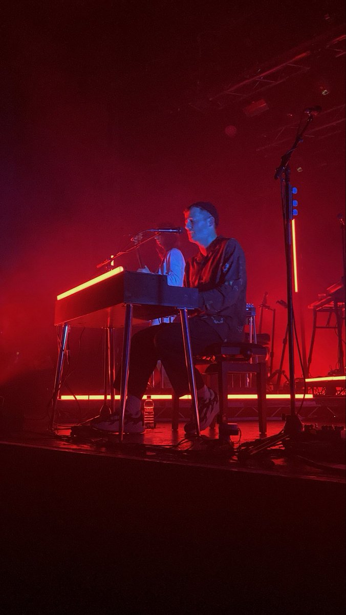 Syl22222's tweet image. 2 Amazing nights seeing @SYMLMUSIC You were fantastic. What a voice. You touch my heart. Thank you 🫶❤️ #syml #nobodyliveshere #tour #fanforlife