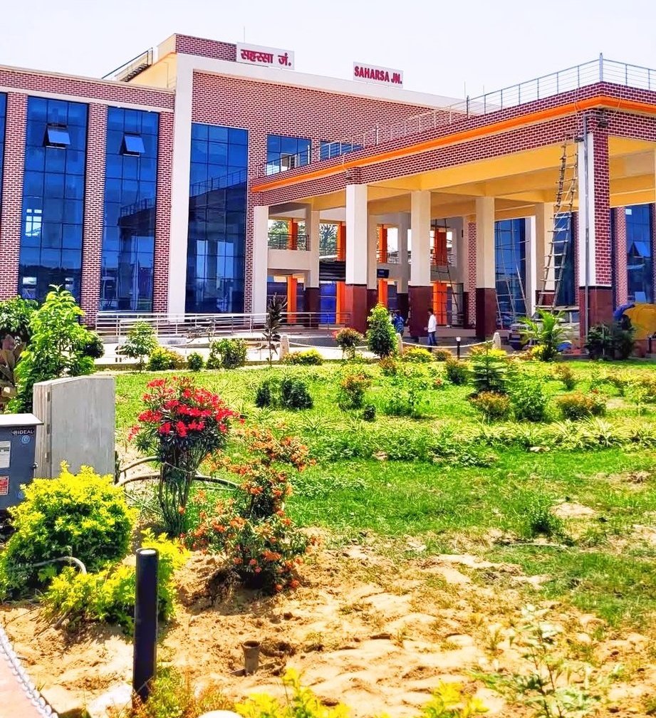 सहरसा के अधूरे सपने अब पूरे होने चाहिए
सहरसा कोसी का गौरव — जहाँ विकास की असीम संभावनाएँ हैं
परंतु अब भी कई योजनाएँ अधूरी हैं 
🔸 सहरसा एयरपोर्ट
🔸 सहरसा औद्योगिक विस्तार 
🔸 सहरसा IT पार्क
🔸 सहरसा ISBT
🔸 स्मार्ट सिटी 
🔸 रेलवे यार्ड रिमाड्लिंग 
🔸 सहरसा PGIMS 
🔸 बाजार समिति