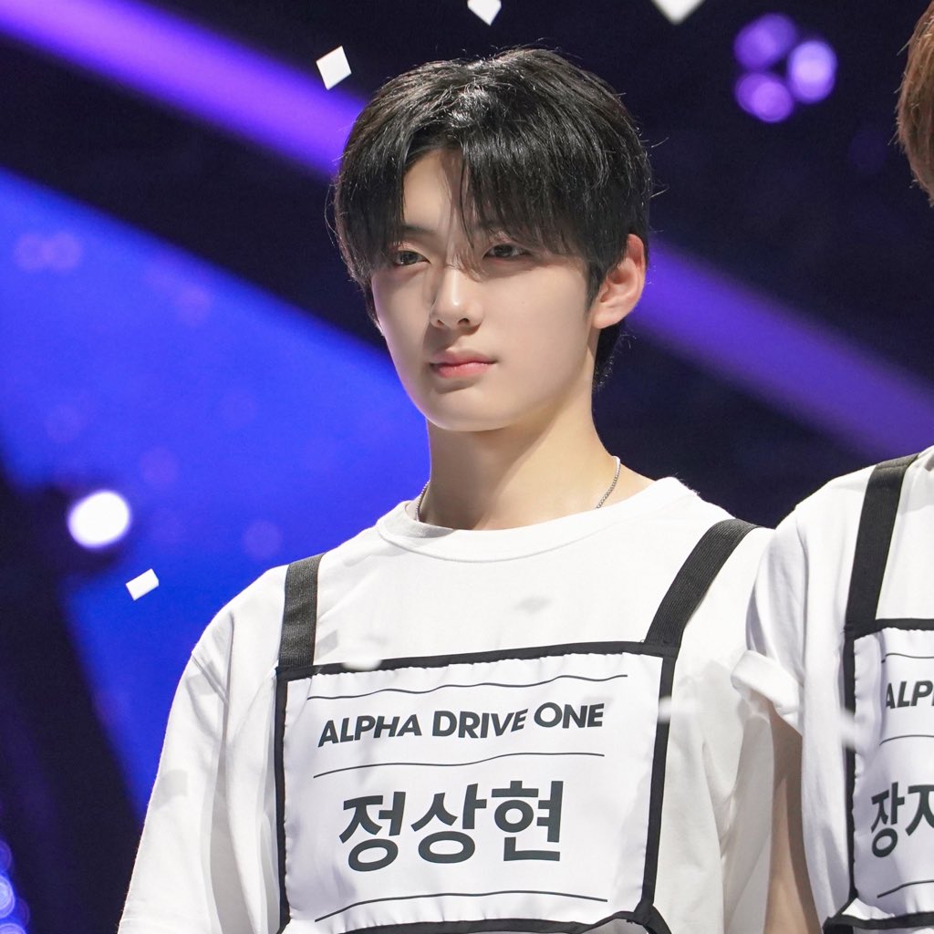 _swhyn58's tweet image. 이 사진 상현이 이목구비가 너무잘보여 ㅜㅜ