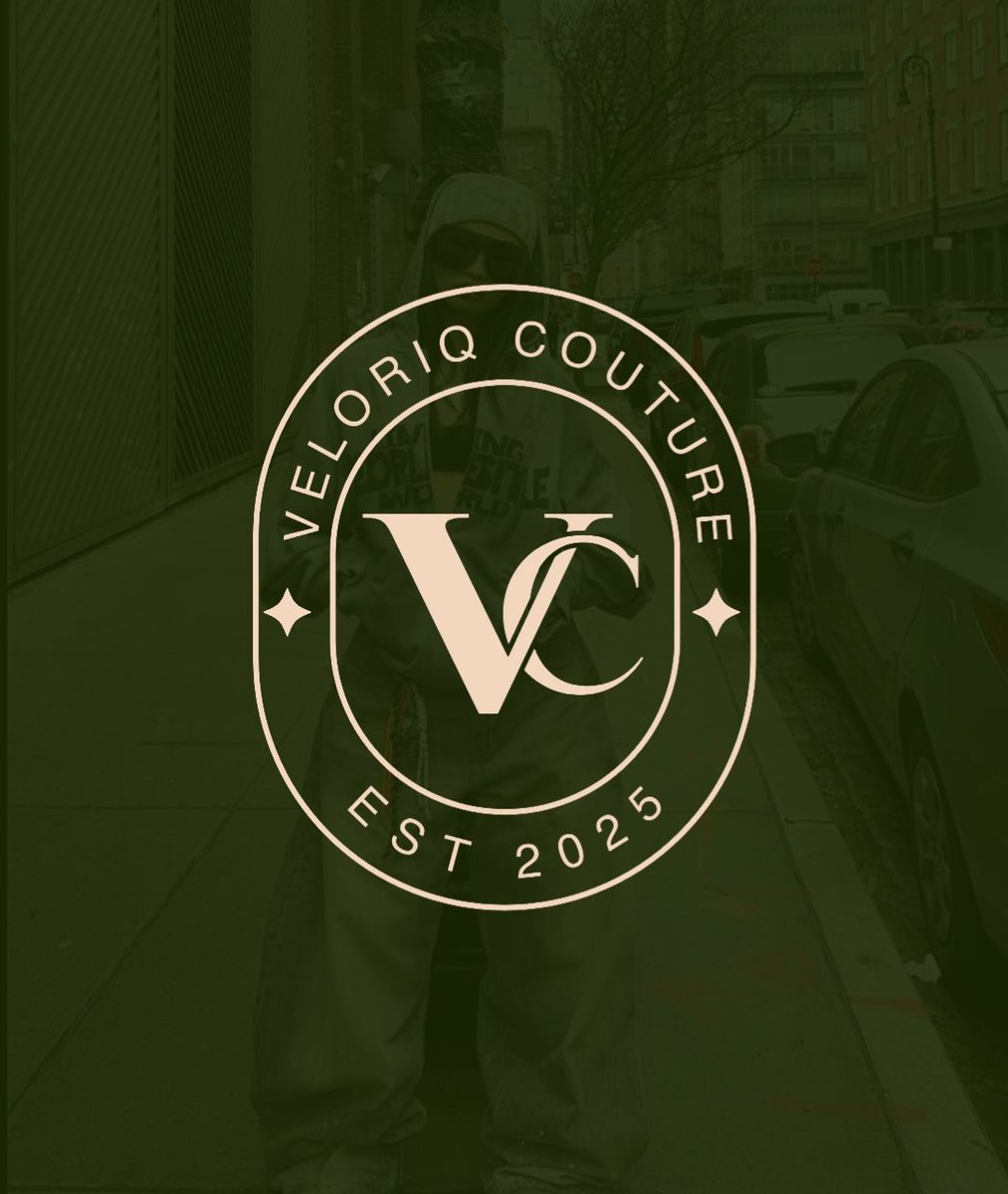 olacreatives9's tweet image. Check out this brand identity I made for Veloriq Couture! It really helps them stand out in a crowded market. Want something like this for your brand? Just DM me! 

#BrandIdentity #FashionBranding #VisualDesign #LogoDesign #VeloriqCouture #CreativeStudio