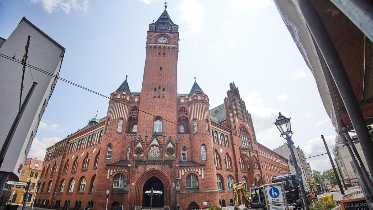 morgenpost's tweet image. Neues Bürgeramt im Rathaus Köpenick: Woran es derzeit noch hakt morgenpost.de/bezirke/trepto…