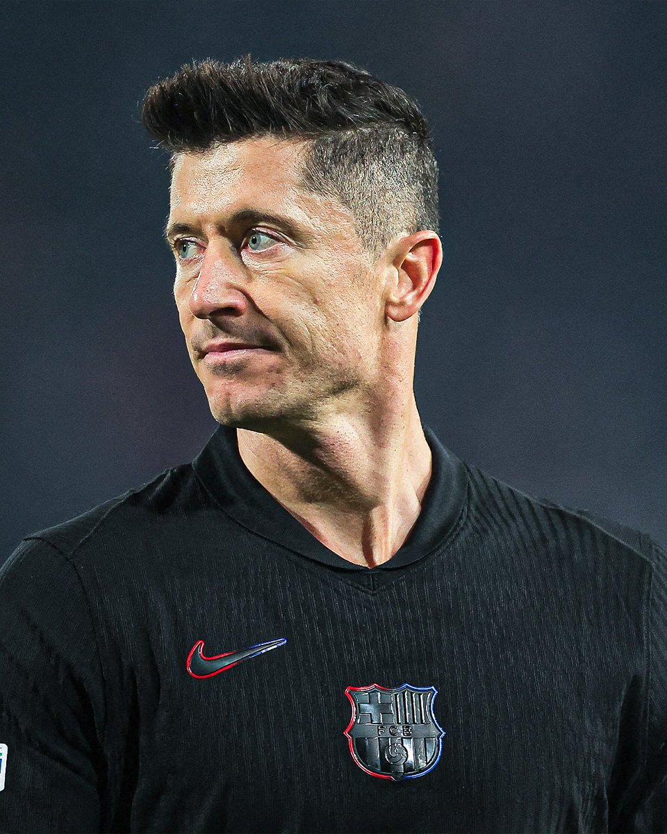 🚨| BREAKING: Lewandowski's fate is now hanging between two options: permanent retirement or continuing for one or two more years on the pitch.