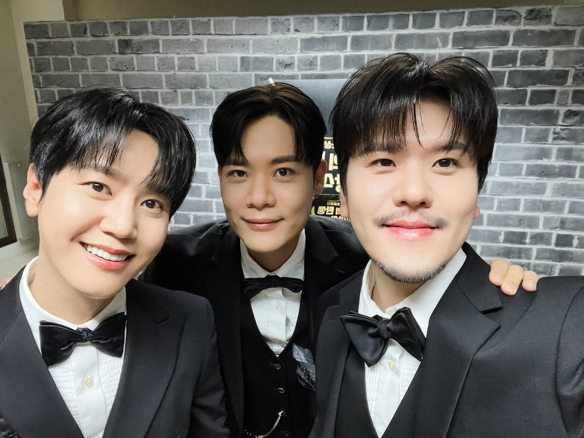 KBS1 라이콘의 탄생 시상식

수상하신 소상공인 여러분들 
축하드립니다🎊

모든 소상공인 여러분들의 성장을
라포엠이 응원합니다❗️

#LAPOEM #라포엠 #라이콘의탄생 #소상공인
#유채훈 #최성훈 #정민성
#YouChaehoon #ChoiSunghoon #JeongMinseong